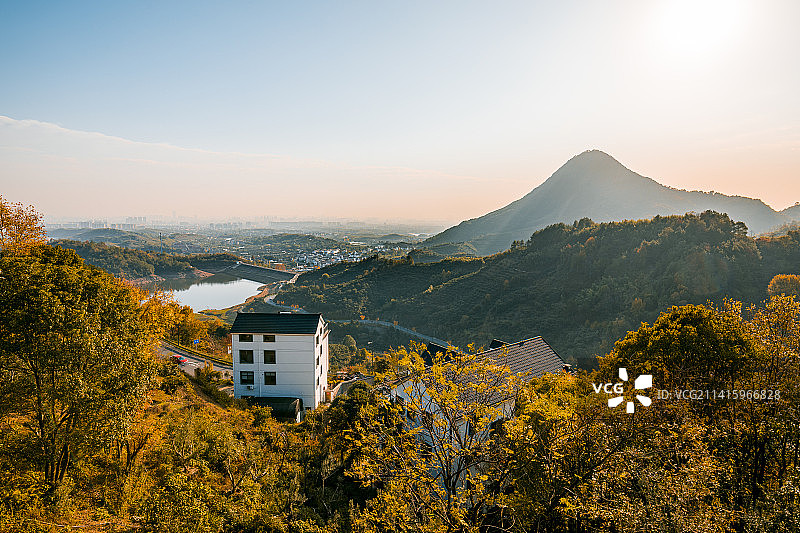 浙江金华北山爱的小镇大岭村民宿村乡村旅游高山村城市全景图片素材