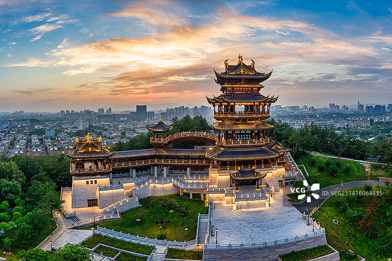 浙江义乌鸡鸣山公园鸡鸣阁建筑风光航拍图片素材