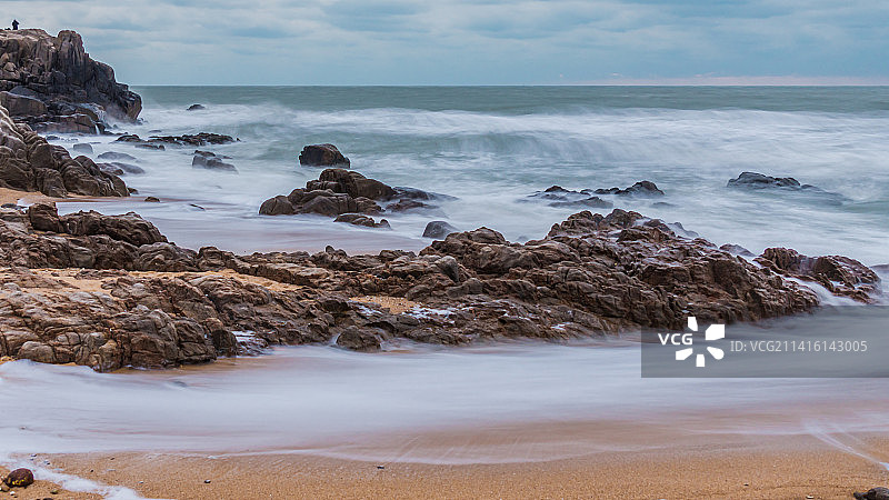 海南棋子湾中角海岸拍浪图片素材