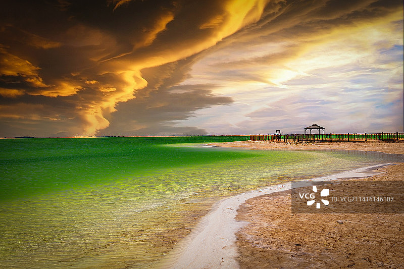 格尔木察尔汗盐湖图片素材