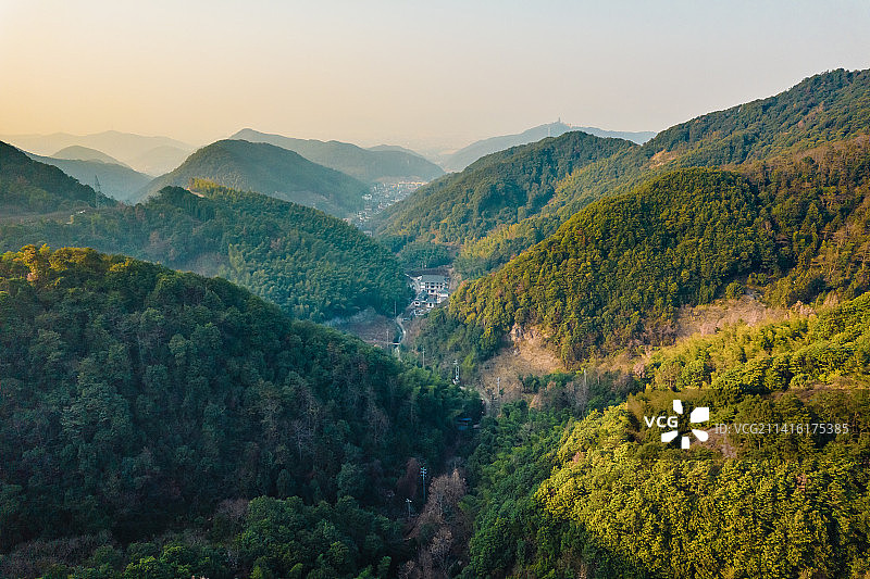 绍兴上虞，丰惠古镇，凤鸣山，道教“第九小洞天”的所在地图片素材