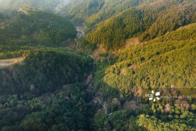 绍兴上虞，丰惠古镇，凤鸣山，道教“第九小洞天”的所在地图片素材