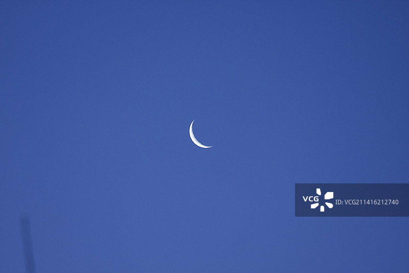 夜空弯月图片素材