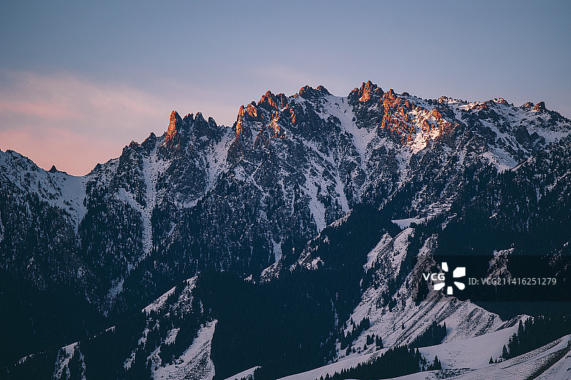 天山大峡谷图片素材
