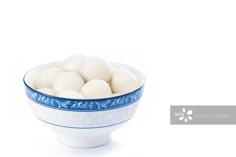 白色背景中的一碗汤圆特写图片素材