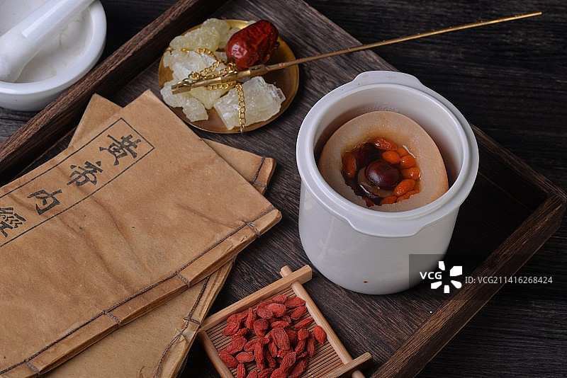 冰糖炖雪梨图片素材