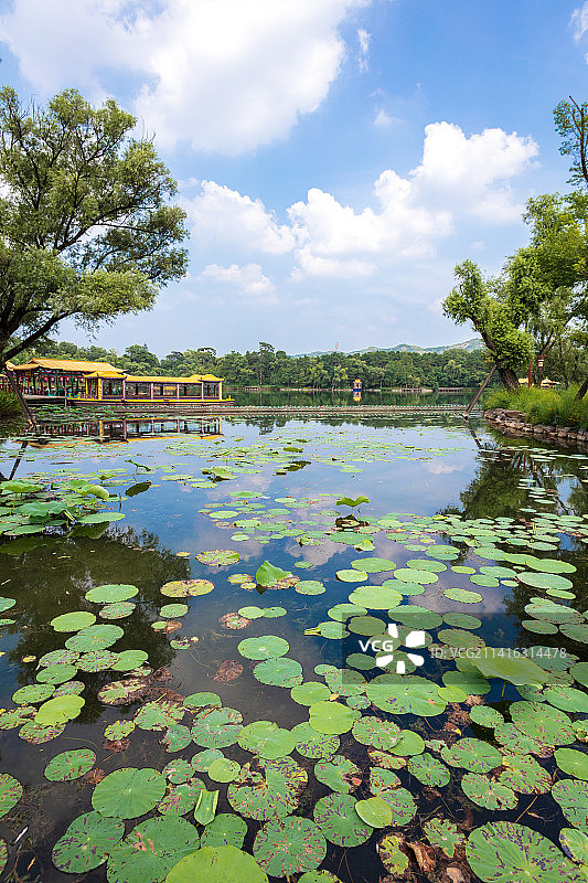 中国河北承德避暑山庄湖泊风光图片素材