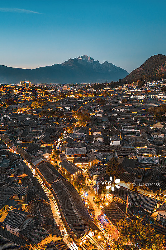 云南丽江古城夜景风光图片素材