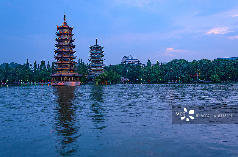 桂林杉湖日月双塔夕阳晚霞唯美风光图片素材