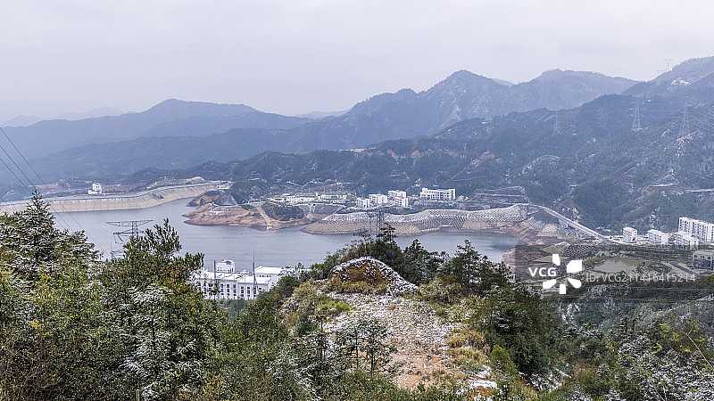 雪中绩溪蓄能电站下水库图片素材