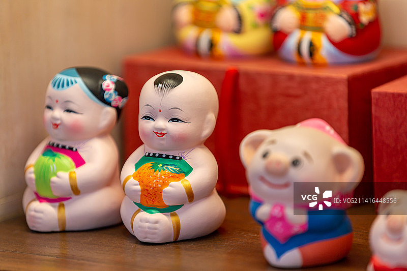 江苏省无锡市惠山古镇手工艺品惠山泥人静物图片素材