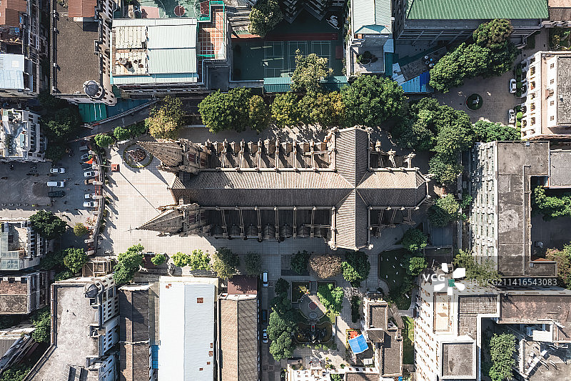 上帝视角下的十字架形状的广州圣心大教堂图片素材