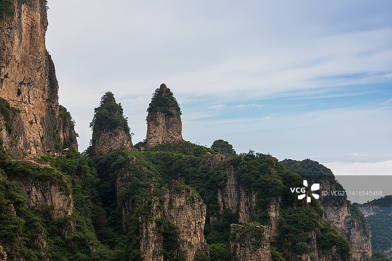 河南省辉县南太行山骆驼峰夏天户外风光图片素材