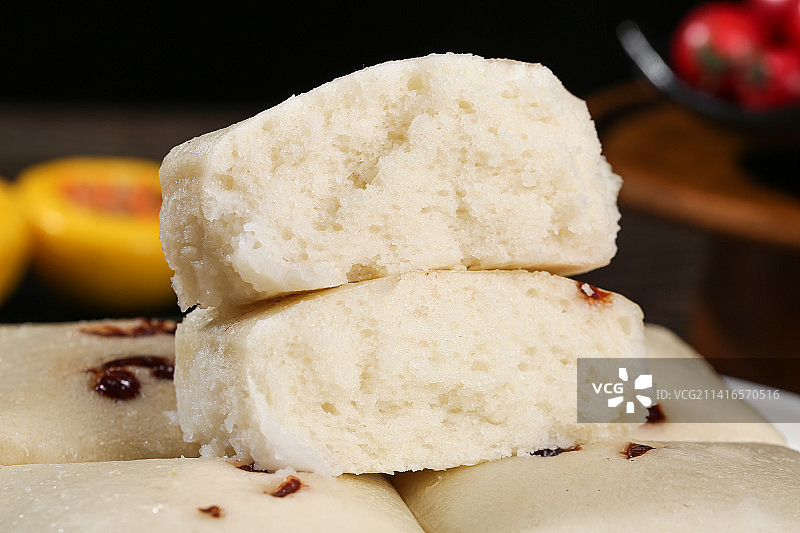 深底上的白糖发糕图片素材