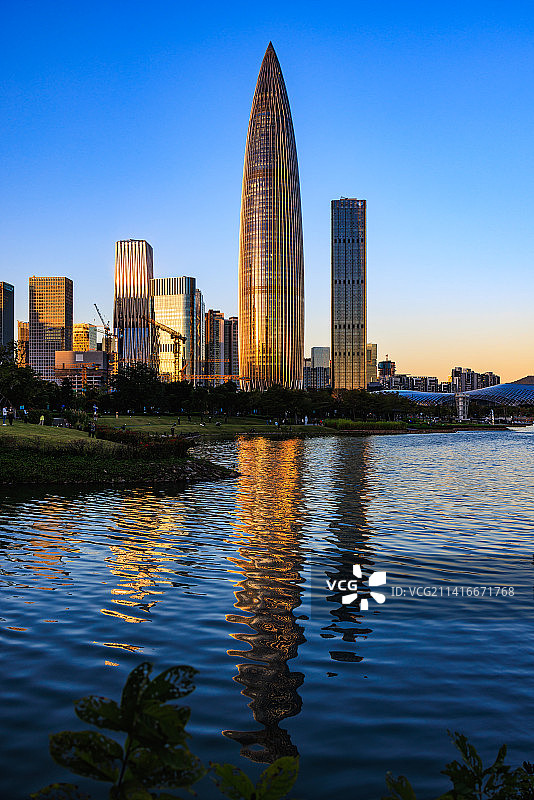 深圳湾人才公园拍阿里大厦-春笋图片素材