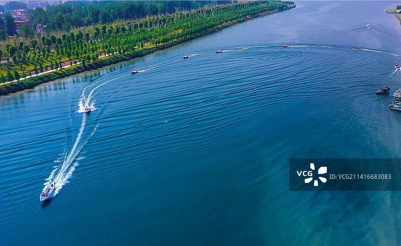 水上飞艇（龙飞凤舞）图片素材