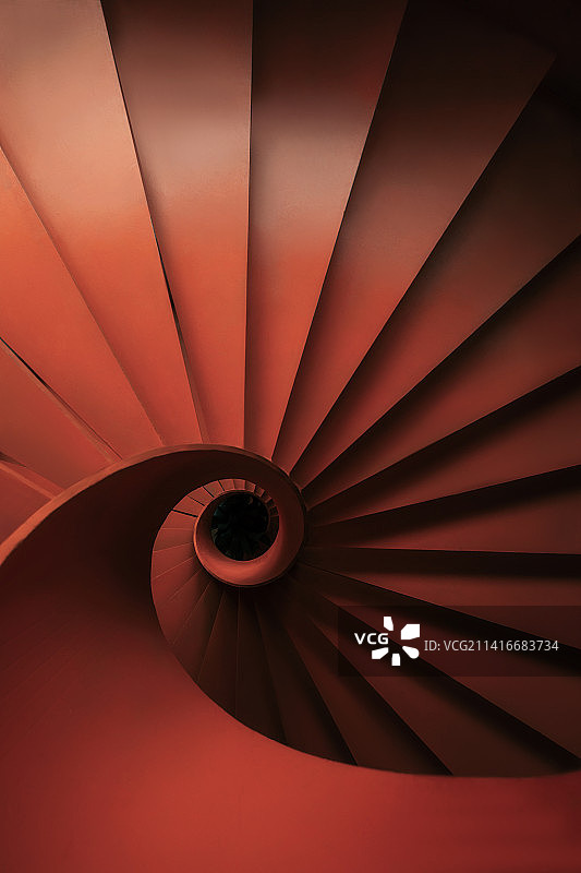 红色旋梯图片素材