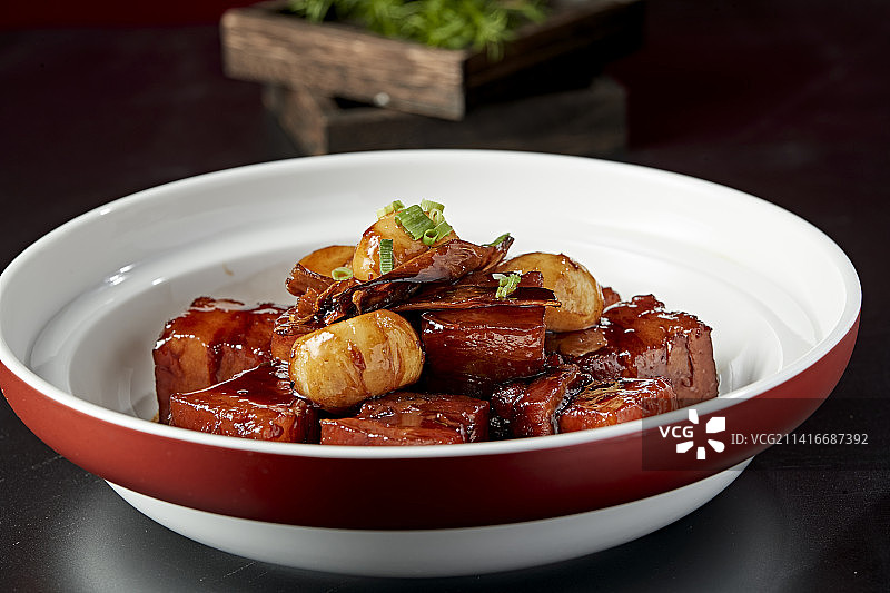 蒜头红烧肉图片素材