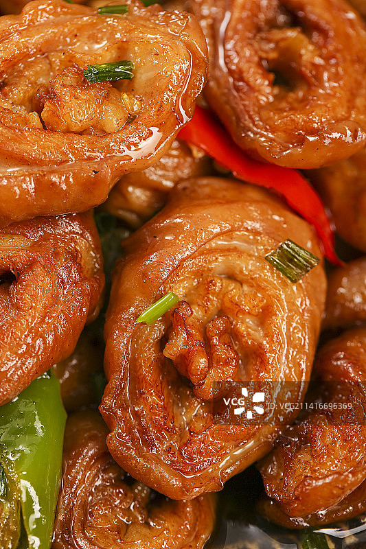 深底上的炒肥肠图片素材