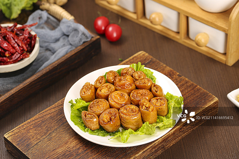 深底上的九转大肠图片素材