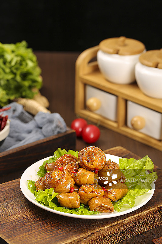 深底上的九转大肠图片素材