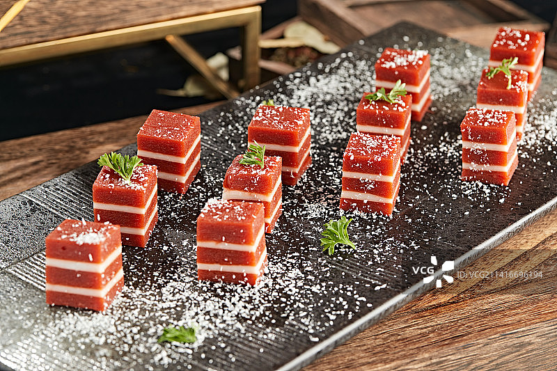 双色蛋白山楂糕图片素材