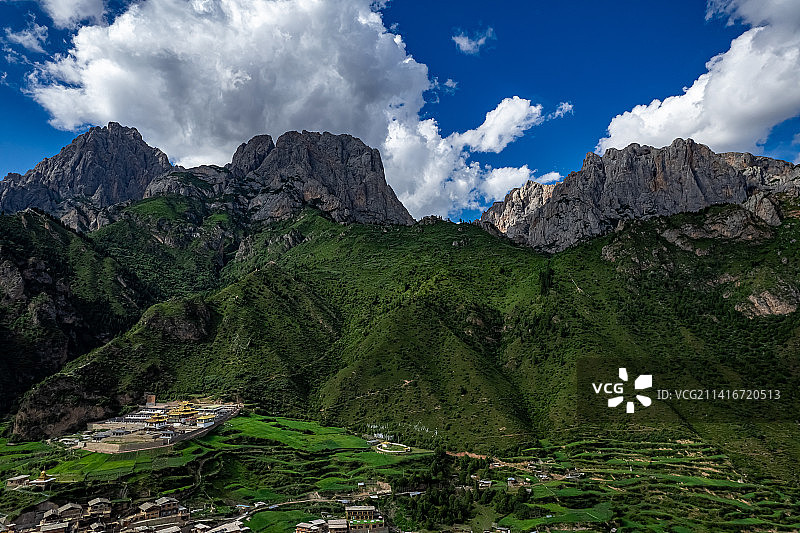 甘肃甘南州扎尕那石林世外桃源图片素材