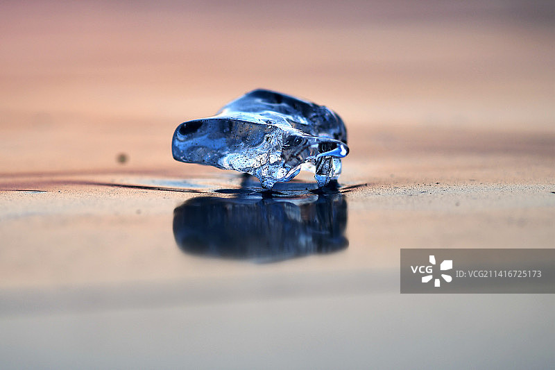 《鬼斧神工的天然冰块》图片素材