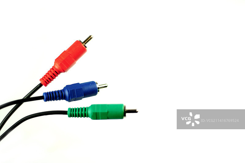 白色背景下的电脑线缆特写，印度尼西亚图片素材
