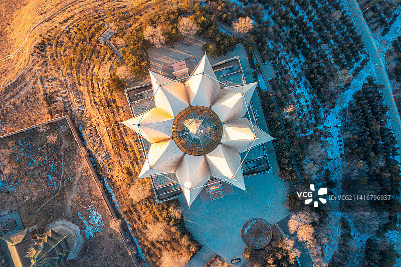 俯瞰西宁南山凤凰台图片素材