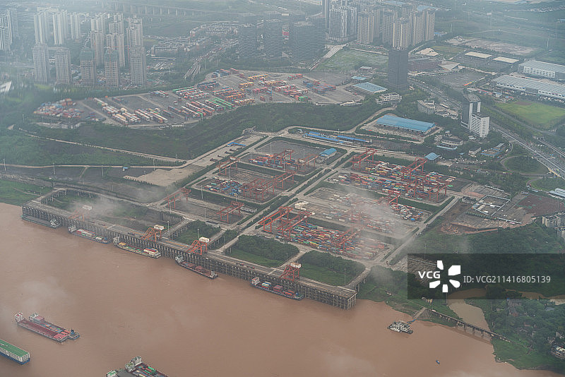 飞机窗外穿破云雾 平流雾景观图片素材