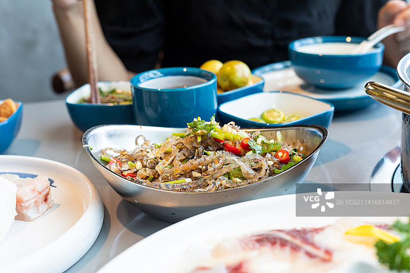 广东中山特色美食凉拌脆肉鲩鱼皮图片素材