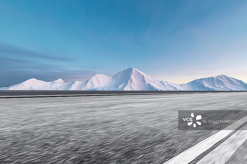 冬季雪山海面与公路路面图片素材