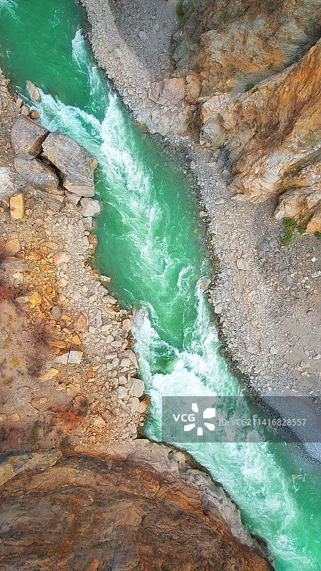 高角度河流景观图片素材