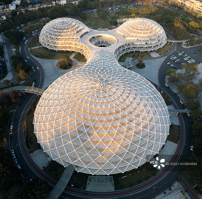 佛山岭南明珠体育馆建筑结构图片素材