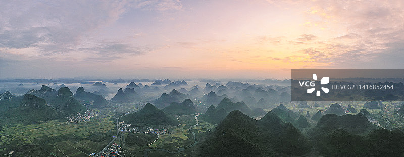 航拍河池罗城国家地质公园图片素材