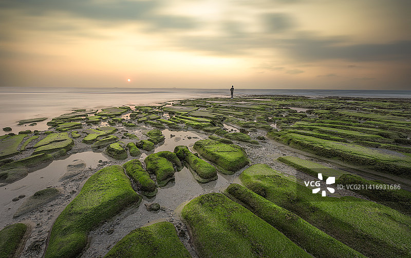 涠洲岛限定日落抹茶色图片素材