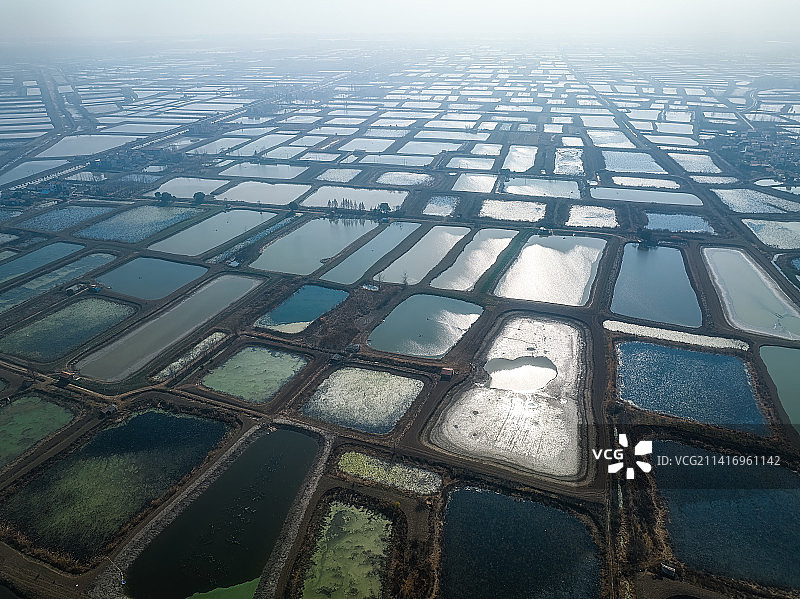 武汉涨渡湖水塘航拍图片素材