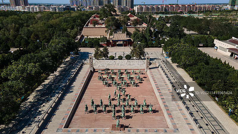 甘肃武威雷台汉墓铜奔马雕像图片素材