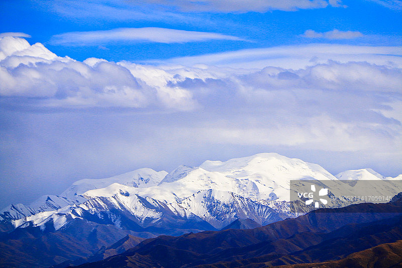 青海果洛州阿尼玛卿冰川图片素材