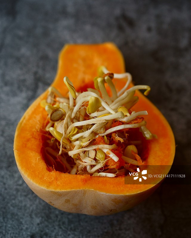 日本长崎岛原桌上的木瓜特写图片素材