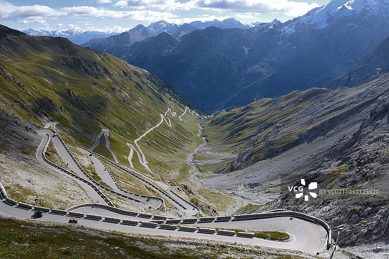 意大利斯泰尔维奥山口：东阿尔卑斯山最高的铺砌山口，位于意大利斯蒂尔夫斯图片素材