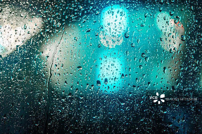 雨季潮湿的玻璃窗，印度尼西亚图片素材