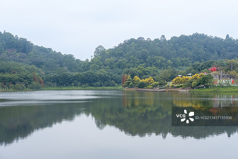 广州番禺区大夫山森林公园—七盏灯山塘图片素材