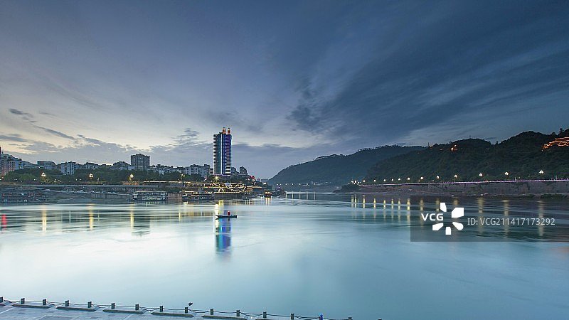中国四川宜宾三江汇流城市风景图片素材