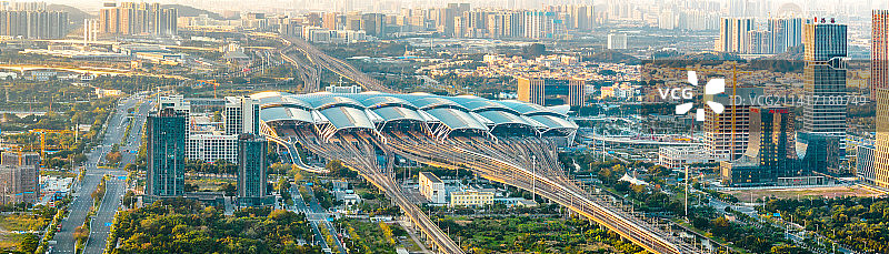中国广东省广州市番禺区广州南站图片素材