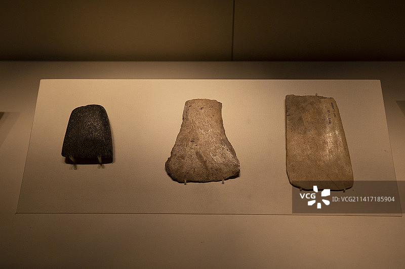 石斧，骨铲，西周，国家博物馆图片素材