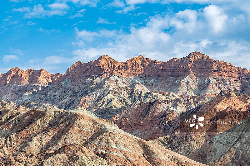 中国青海海南贵德国家地质公园丹霞地貌图片素材