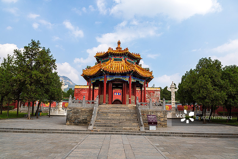 登封嵩山中岳庙夏天户外风光图片素材