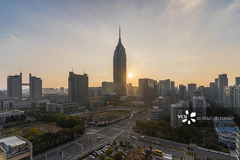 江苏省常州新北区传媒中心大厦日落图片素材